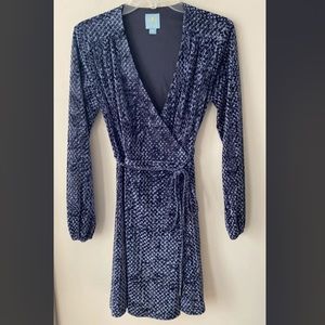 Women’s Blue Velvet Textured Wrap Dress🦋💙Size 0 EUC! 🦋